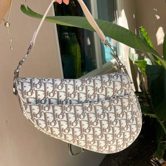 Christian Dior beige floral saddle bag - Picture 7 of 17